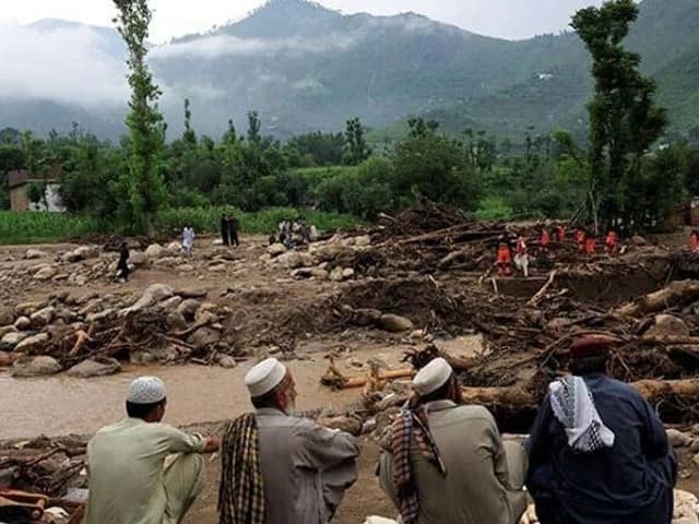 K-P cabinet okays Rs1b flood rehab
