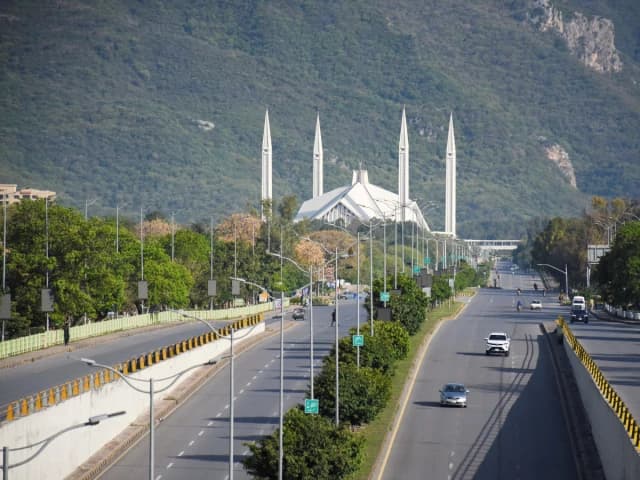 ISLAMABAD:The federal government has decided to relocate the headquarters of the Civil Aviation
