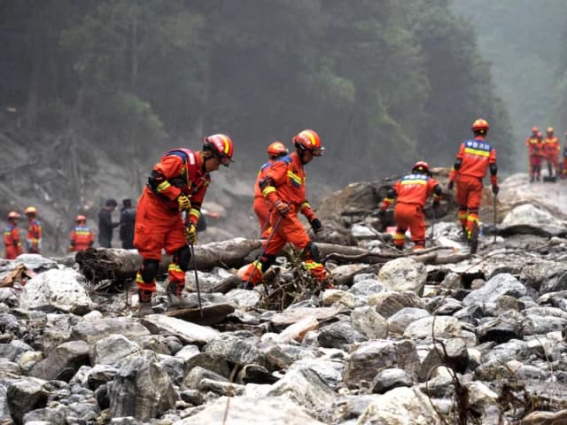 Nepal-Tibet death toll 750 from Himalayan flood, 3,000 missing