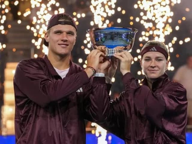 Muchova and Mensik win US Open mixed doubles title