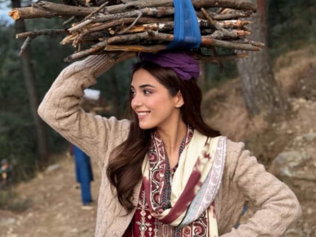 Maya Ali bids farewell to 'Aik Mohabbat Aur', thanks cast and crew