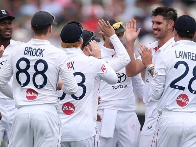 England skittle Pakistan out for 110
