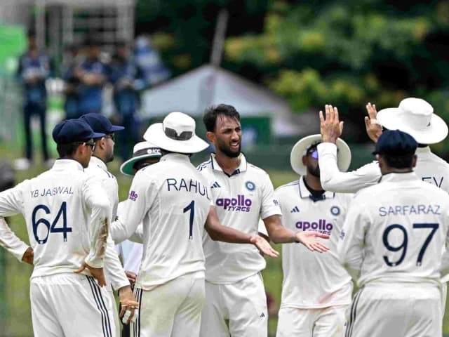 India dominate as Sri Lanka slip to 130-4