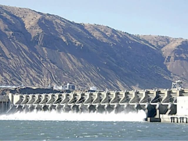 ISLAMABAD:The government has approved 16 projects costing Rs1.15 trillion, including the