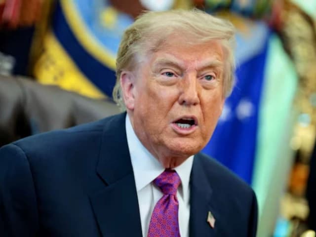Trump signs order renaming Lake Ontario as Lake America