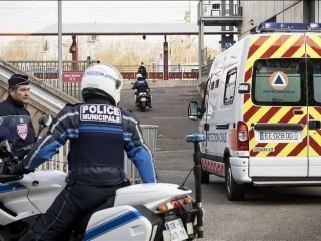 2 killed, 10 injured when driver deliberately plows into pedestrians in northern France