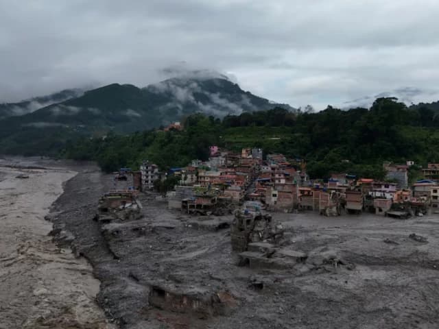 Nearly 1,500 missing in Nepal and China after devastating Himalaya flood